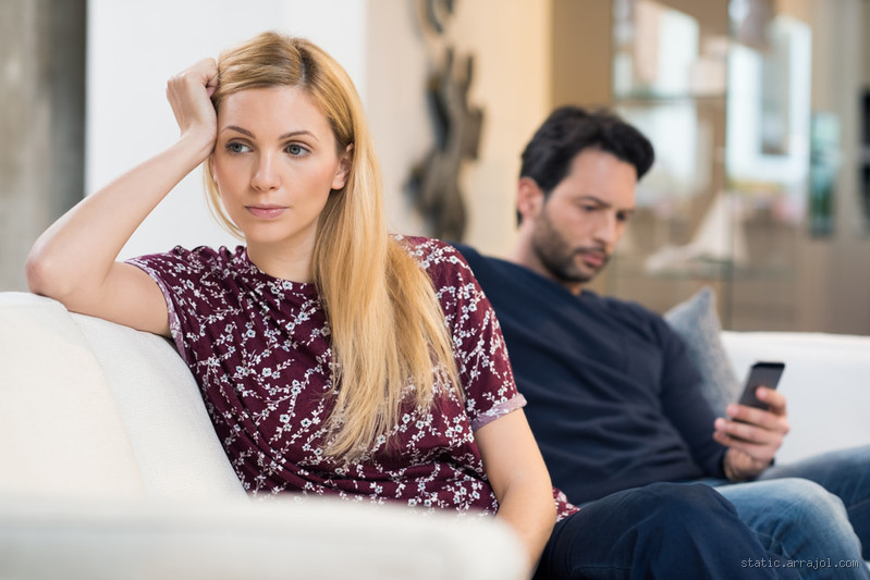لماذا يتم تجاهل المرأة؟ أسباب وتأثيرات ظاهرة مُقلقة