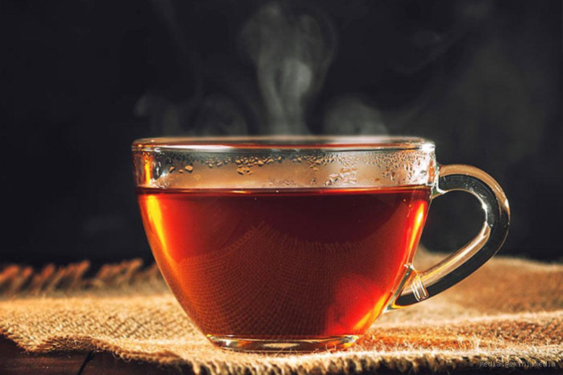 هل الشاي المغلي مفيد؟ اكتشف فوائده وأضراره